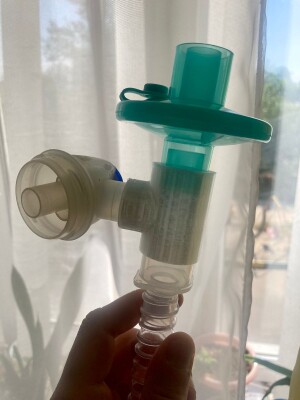 Переходник ингалятора в контур ИВЛ