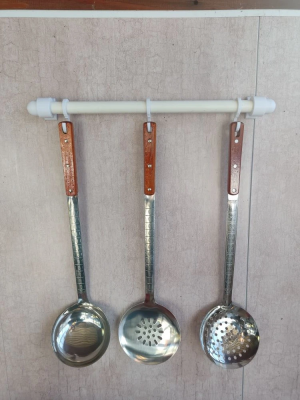 Вешалка для половников