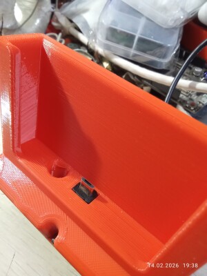 Подставка под телефон Readmi a2+ с функцией зарядки.