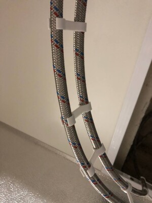 Соединитель гибкой подводки