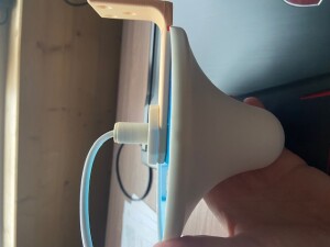 Крепление антенны усилителя сигналов GSM