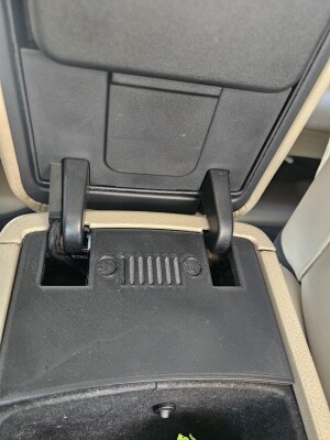 jeep grand cherokee wk2 Cup in console