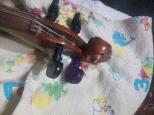 Колок для скрипки