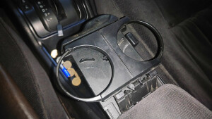 volvo 960 подстаканник в подлокотник\ cup holder