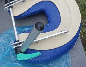 Крепление подголовника для массажного стола