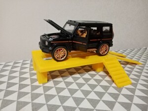 Игрушка, ремонтная эстакада