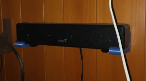 Настенный держатель для Genius USB SoundBar 100 и т.п.