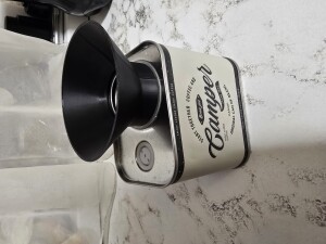 Воронка для кофемолки и банки для кофе