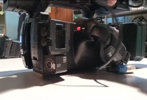 Крепление приемника Sennheiser EW 100 на камеру Panasonic AG-CX 350