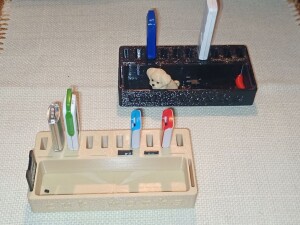 Органайзер под флешки и карты памяти, всякую мелочь.