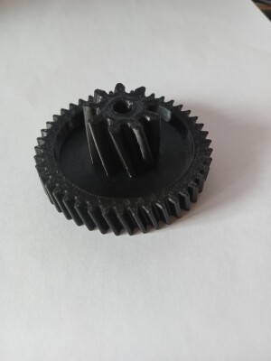 Ступенчатая косозубая шестерня для мясорубки Redmond