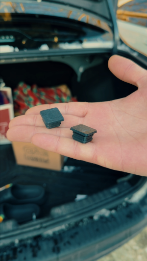 Заглушка петель багажника Лада Веста Гранта Седан