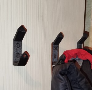 Крючок - вешалка. Два варианта.