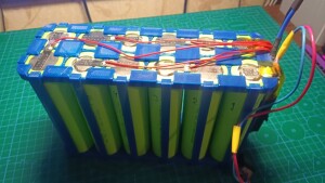 Держатель для аккумуляторов 33140 12S