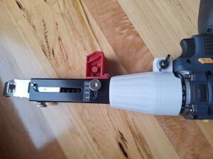 Насадка на шуруповёрт для саморезов в ленте (зажим для неё)