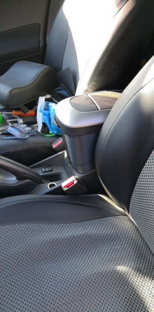 Toyota Auris - переходник на подлокотник