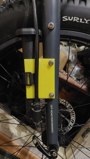 Держатель толстого насоса для толстого велосипеда.