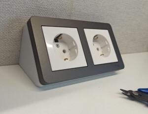 Угловая розетка