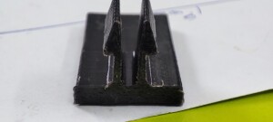 Фиксатор топора в защитном кожухе