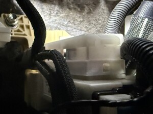 Для блока предохранителей Toyota VOXY 80 hybrid