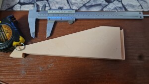 ПОДСТАВКА елки имеется ввиду одна нога для искусственной елки чтоб не искать е  не покупать