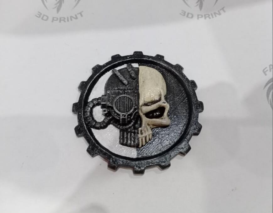 Значок Адептус Механикус из Warhammer 40000