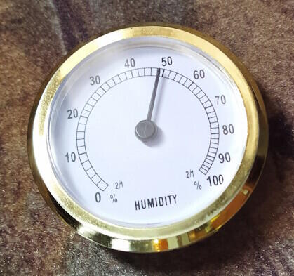 Силикагельный вкладыш в закрытую сушилку.