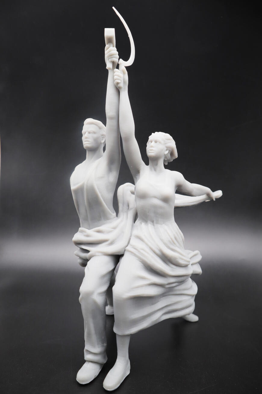 «Рабочий и колхозница» на принтере Phrozen Transform Standard