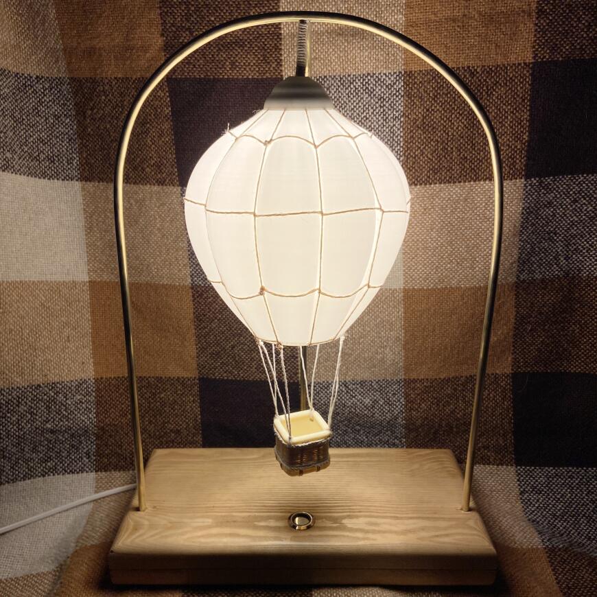настольная лампа- воздушный шар.