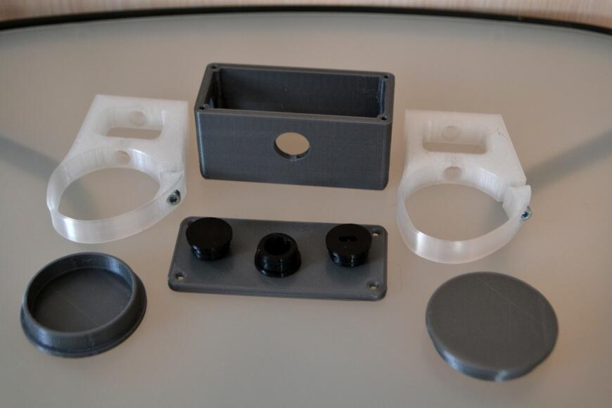 Комплект деталей для лампы наружного освещения.