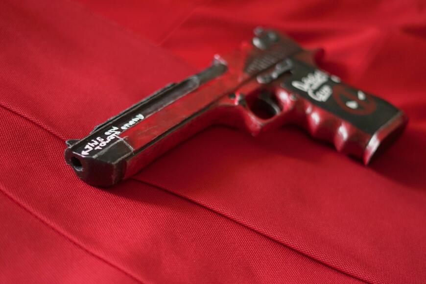 Пистолет Deadpool`a (Desert Eagle)