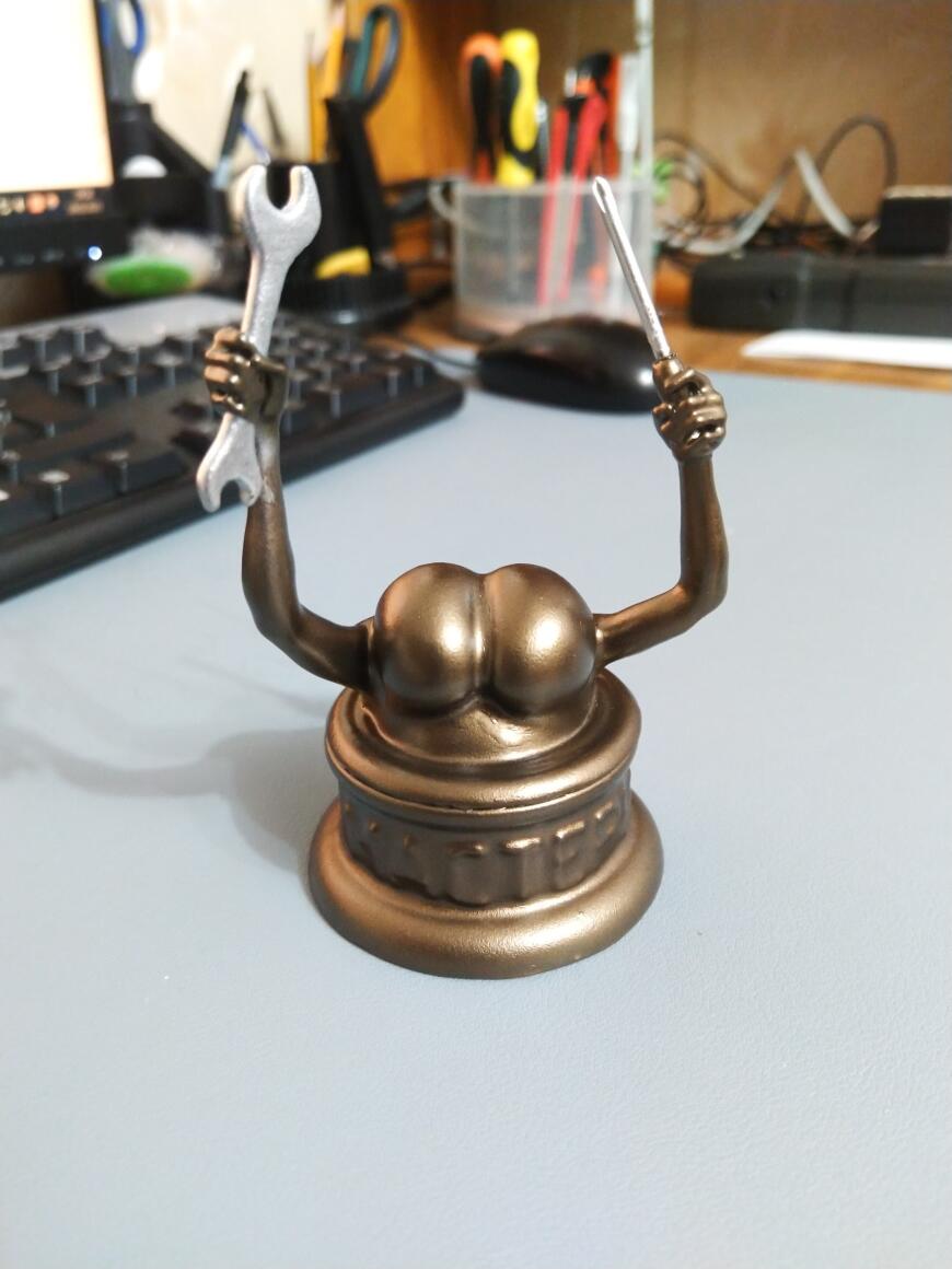 Подарок мастеру - золотые руки