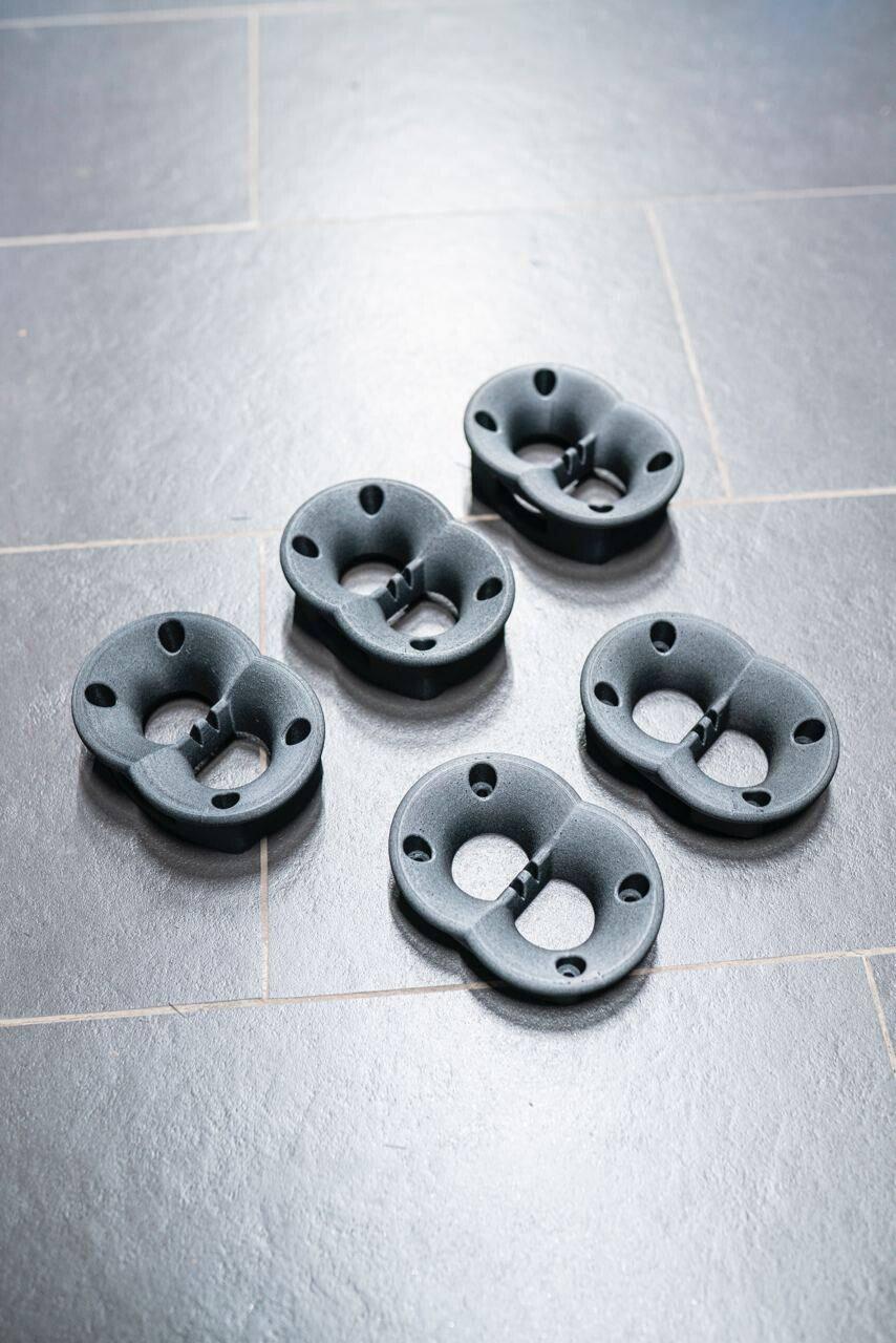 Напечатали на 3D-принтере раструбы для карбюраторов. BOX3D