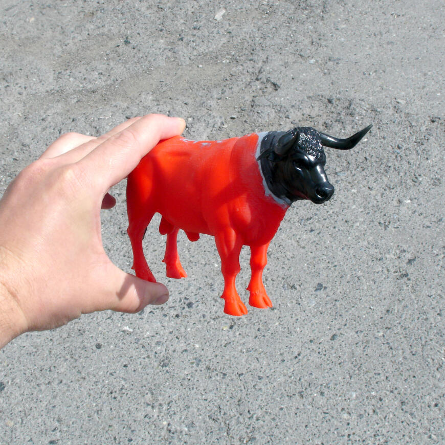 Бык в статичной позе