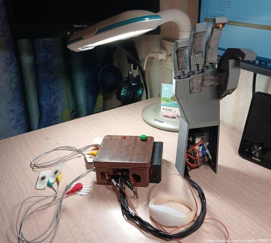 Пермский студент разработал прототип тактильного бионического протеза руки