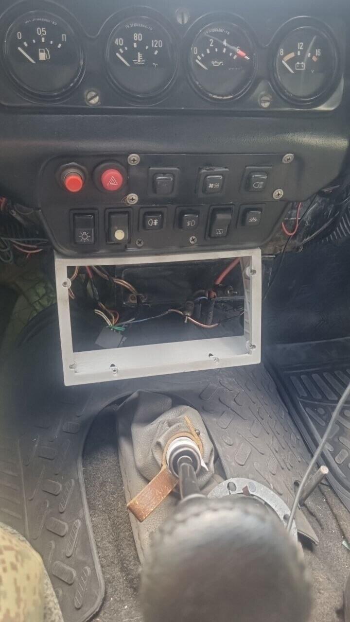 Крепление 2 din автомагнитолы в УАЗ