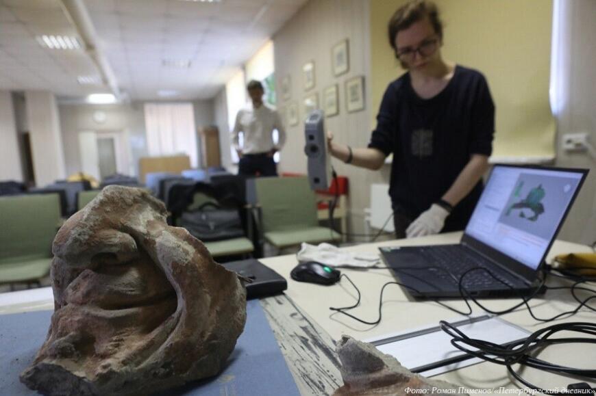 В Петербурге началась реставрация «Мефистофеля»