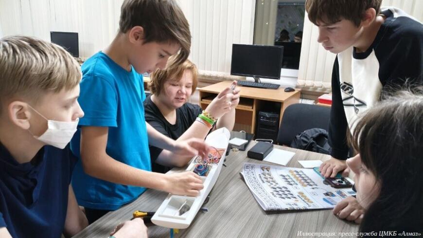 Конструкторское бюро ОСК «Алмаз» организовало обучение петербургских школьников основам судостроения