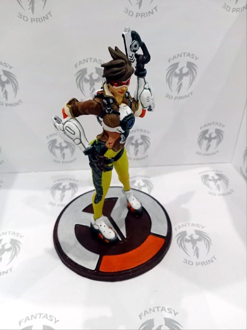 Фигурка Трейсер из Overwatch