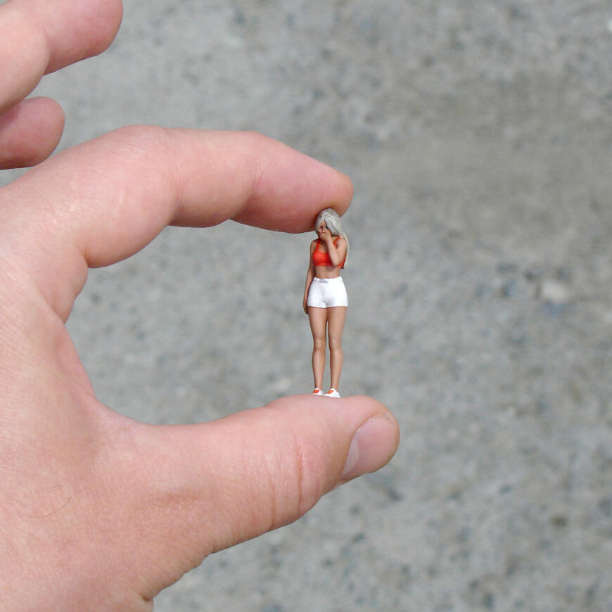 Плачет или смеется?