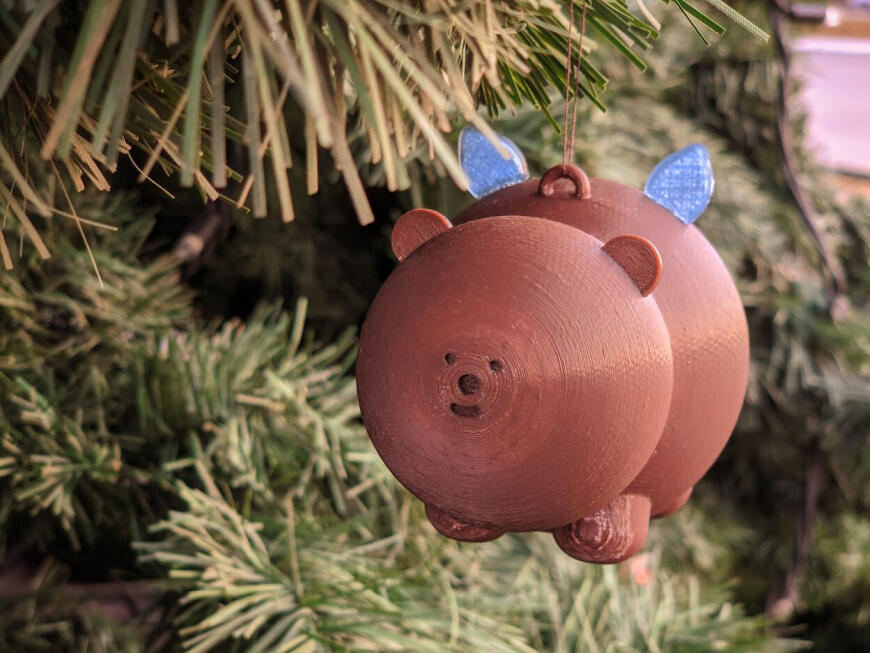 Летающий медведь в стиле примитивизма