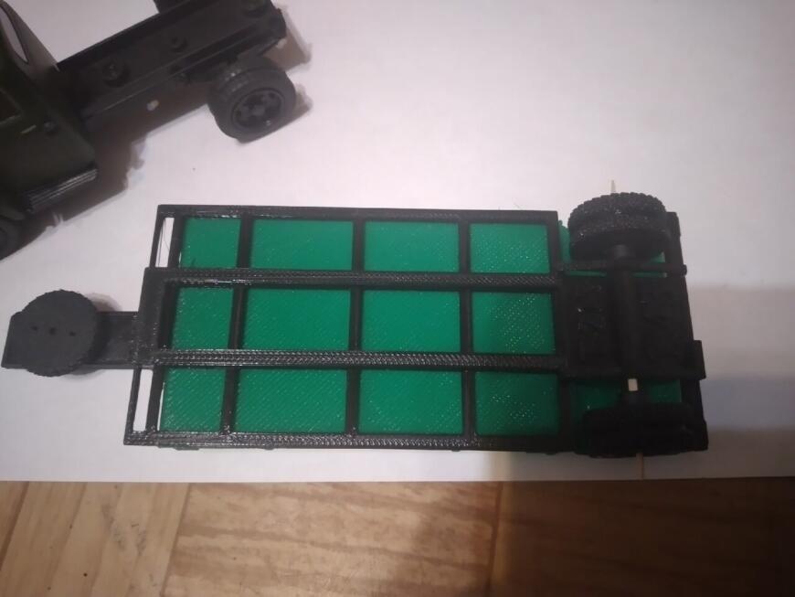 Низкорамный полуприцеп Т-213 1:43