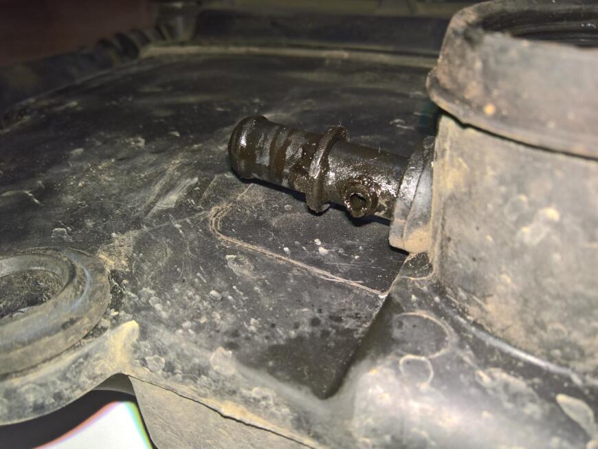 Тройник корпуса воздушного фильтра автомобиля Fiat Albea