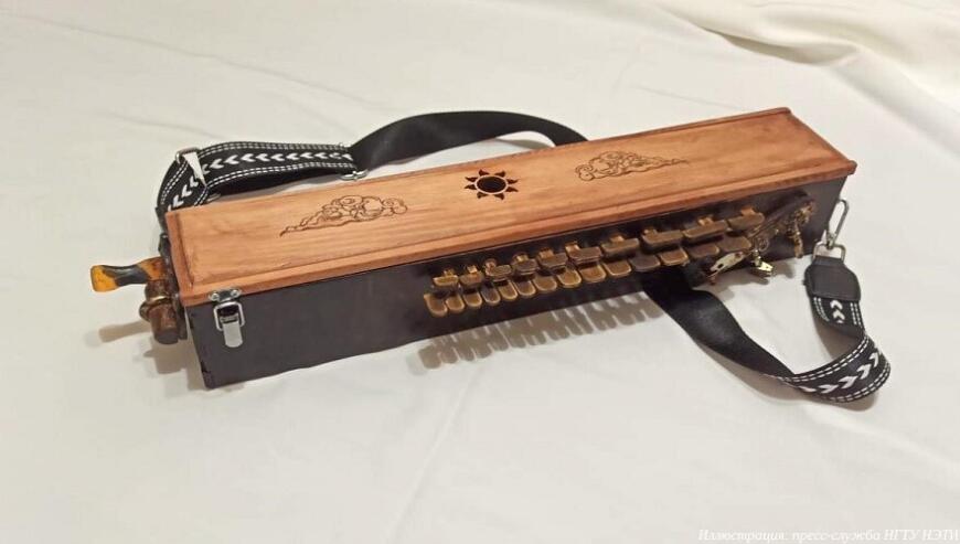 Студент НГТУ НЭТИ воссоздал колесную лиру