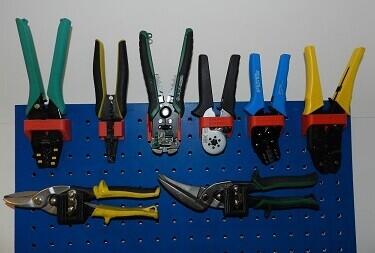 Наводим порядок на рабочем месте. Дешево и сердито.