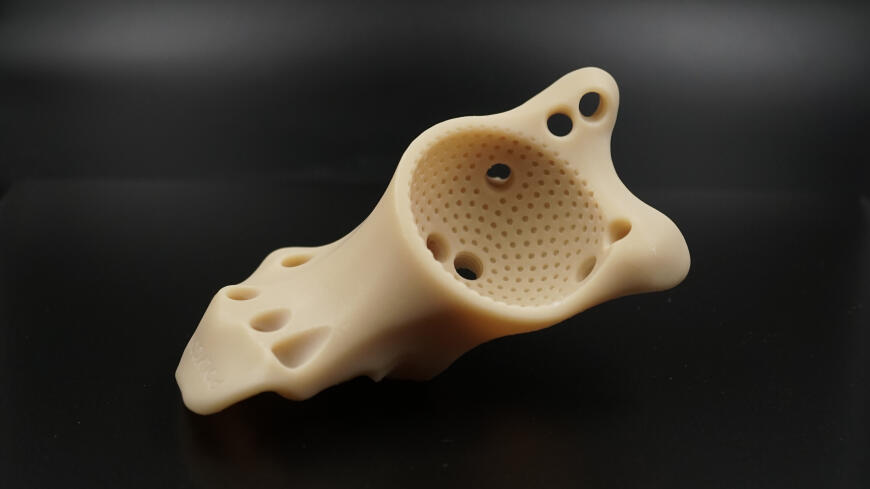 А вот что печатаем мы. Хирургический шаблон для установки эндопротеза т/б сустава