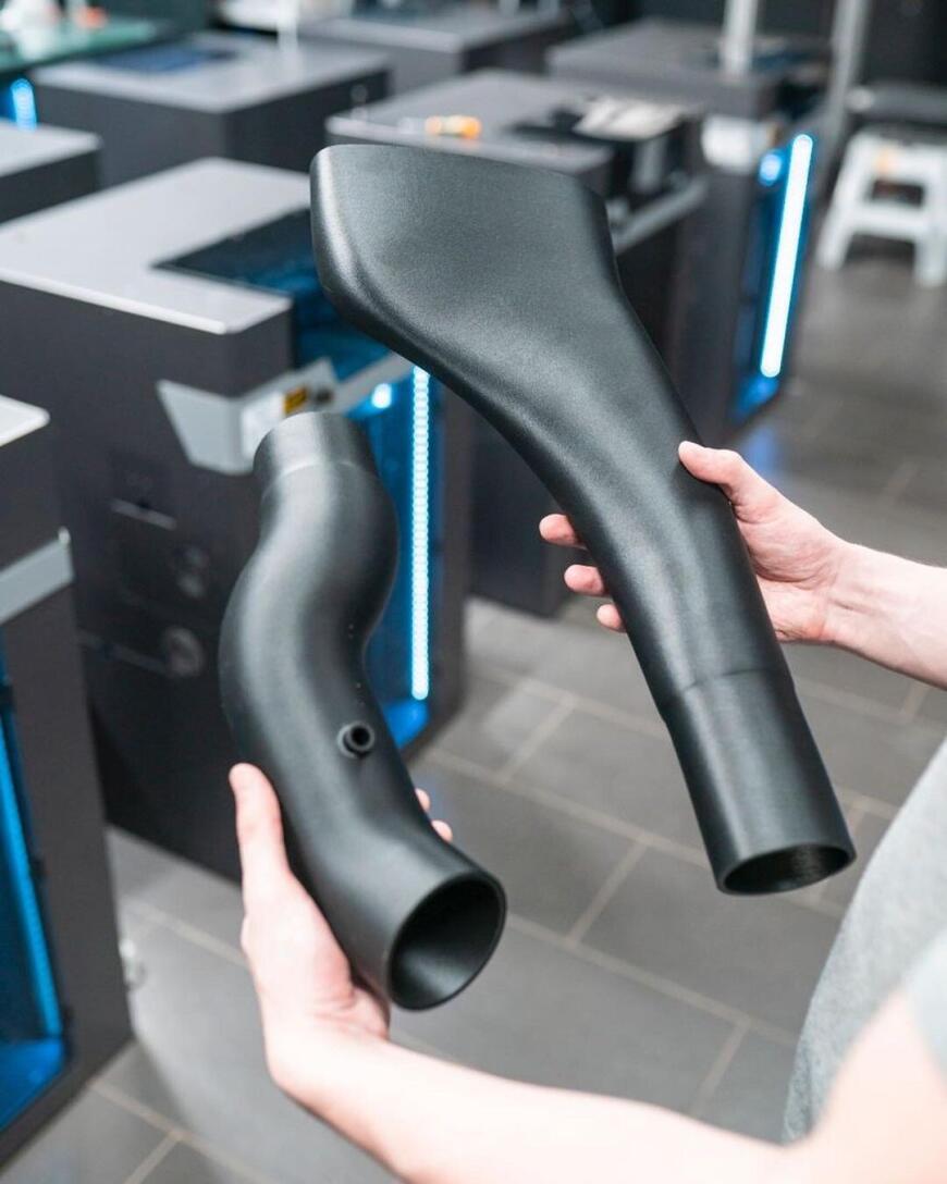 Напечатанные на 3D-принтере впускные патрубки для Mercedes-Benz ML63 (W166). BOX3D