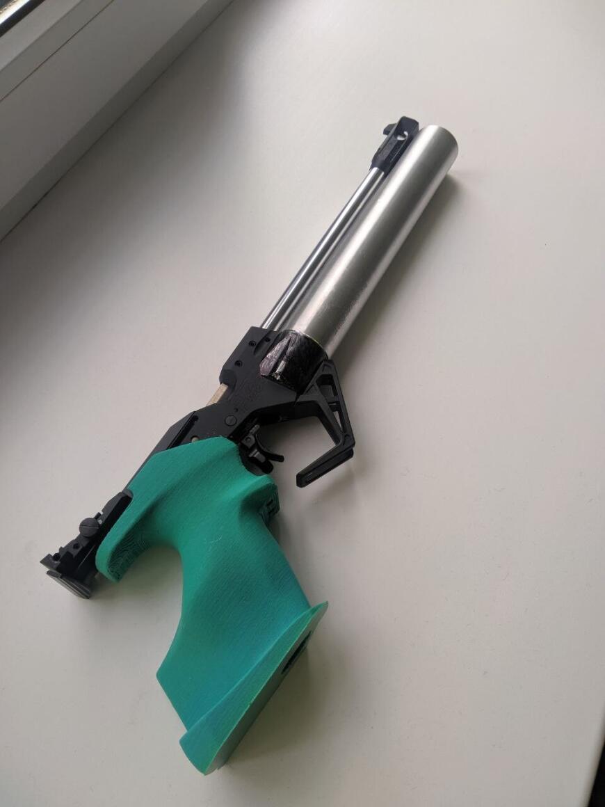 Рукоятка спортивного пистолета