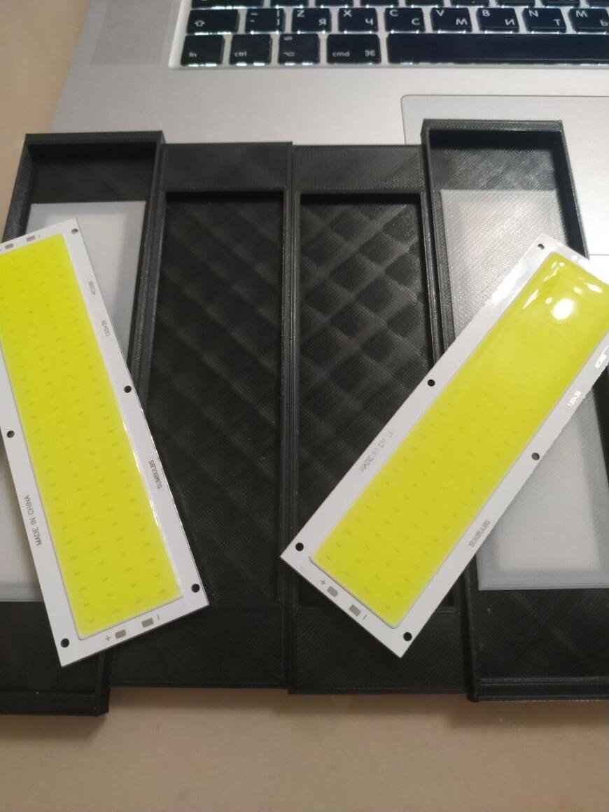 Плафоны подсветки багажника автомобиля