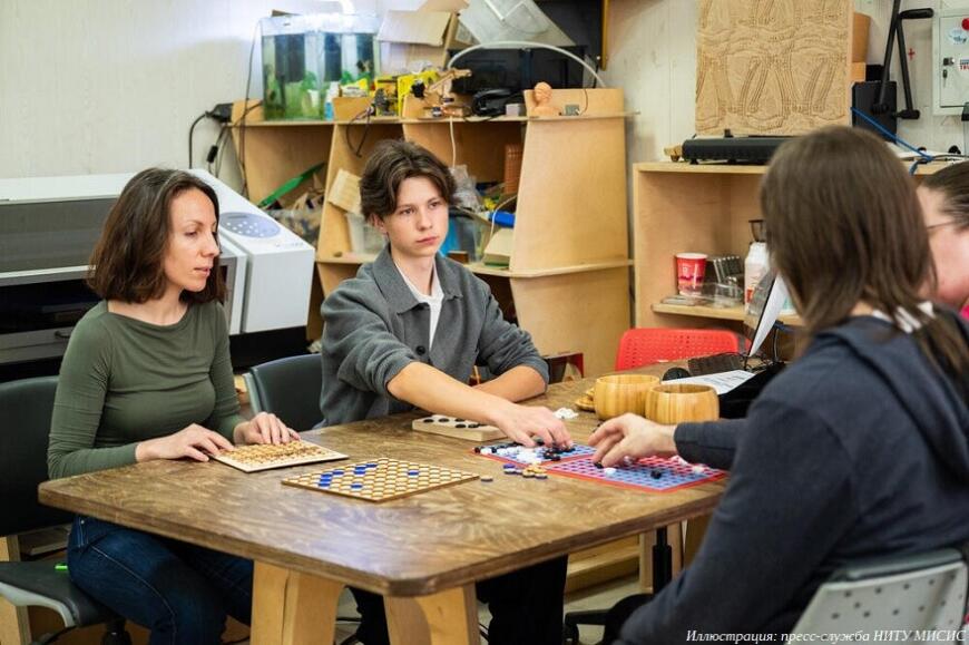 В НИТУ МИСИС создали тактильную игровую доску для людей с нарушением зрения